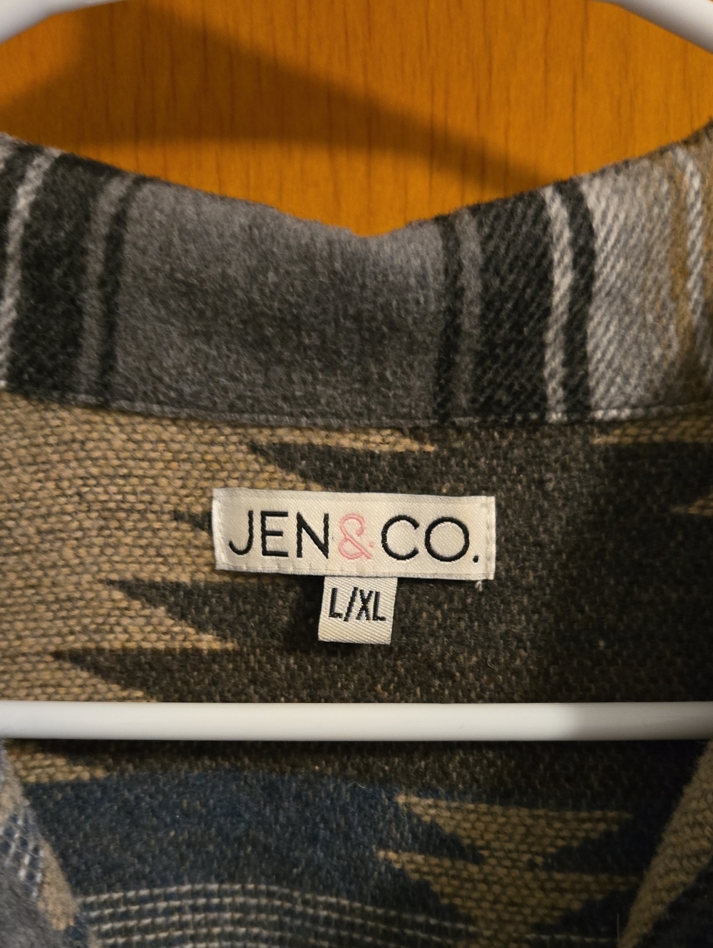 Jen&Co Shacket - Picture 2 of 4